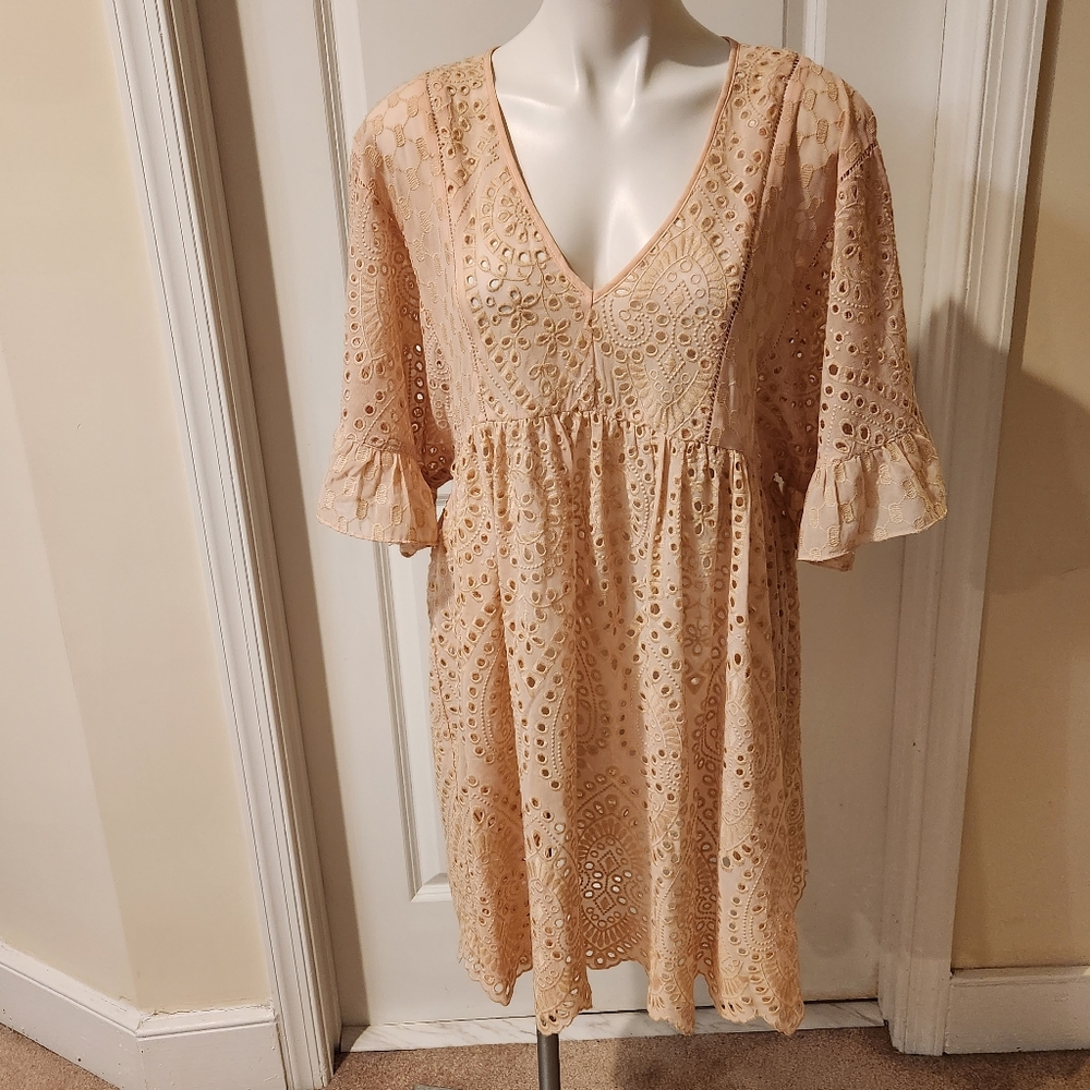 Akemi Kin Anthropologie dress size 6, cream color